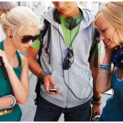 teens with cellphone