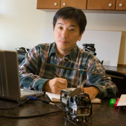 Virginia Tech Associate Professor of Mechanical Engineering Tomonari Furukawa