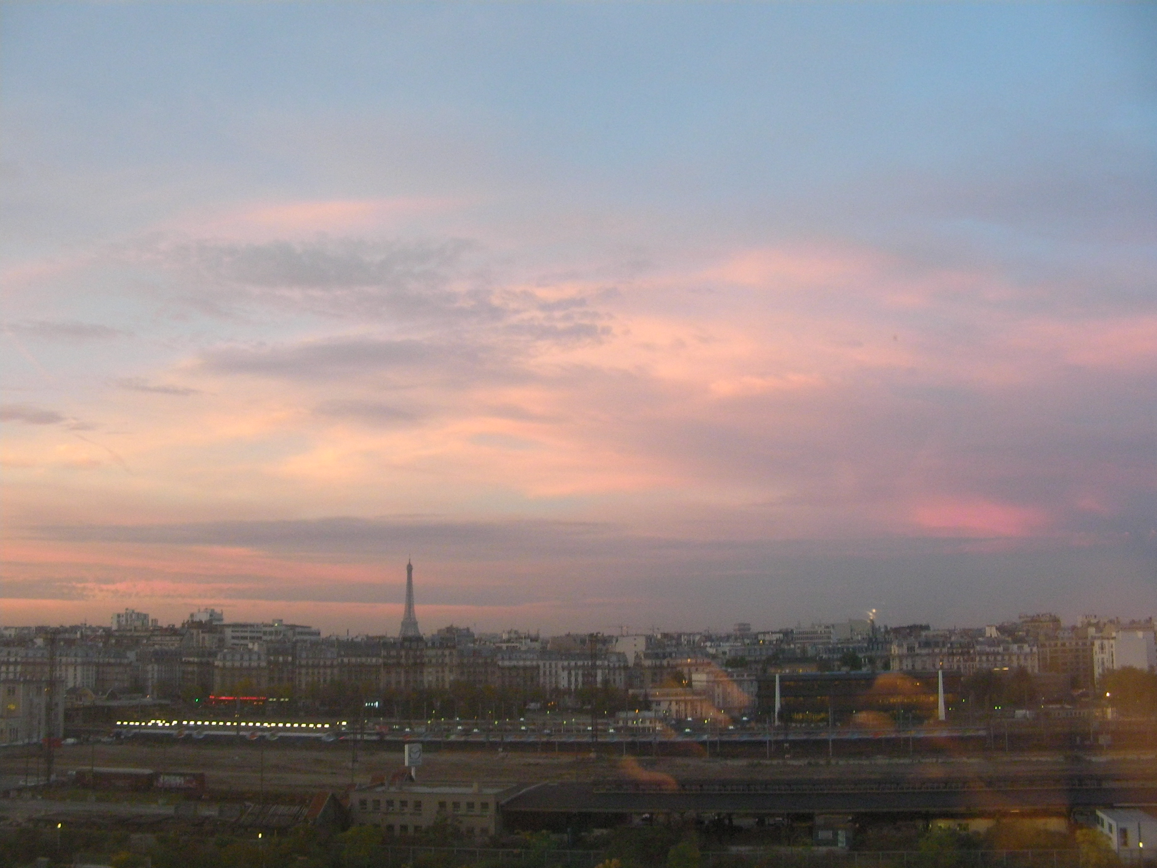 Eiffel Tower seen from the ECSS 2009 conference: sunset