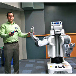 Willow Garage's Eric Berger and PR2 robot