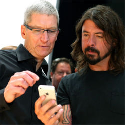 Time Cook, Apple, Dave Grohl, Foo 