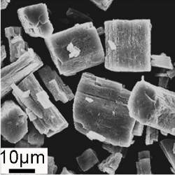 nanoporous solid electrolyte