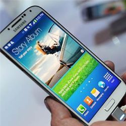 Samsung Galaxy S4 phone