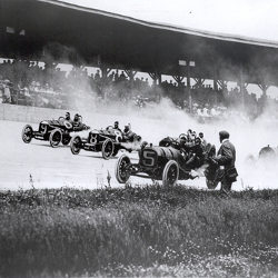 first Indianapolis 500-mile race 