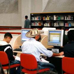 computer users in Bogota, Colombia