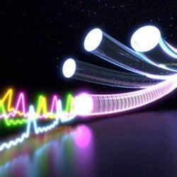 A graphical representation of square-shaped light signals sent through an optic fiber for 10x-enhanced data throughput.