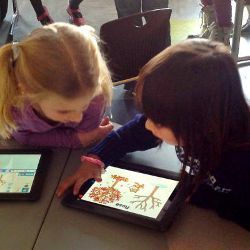 kids using ScratchJr 