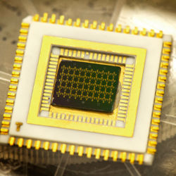 chip with nanoscale structures