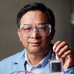 PNNL physicist Jason Zhang