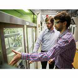 Graduate students Bobby Day (left) and Max Mankin.