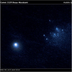 Comet 332P/Ikeya-Murakami breaking apart