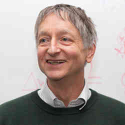 Geoffrey Hinton, architect of the first machines capable of learning in the same way as the human brain.