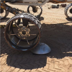 Rover wheel, traction sensor