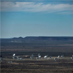 MeerKAT array of radio dishes