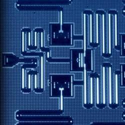 Custom molecules could make better quantum computers.