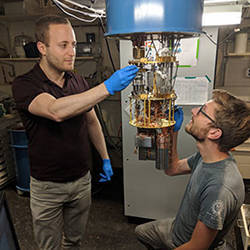 Yale University researchers Serge Rosenblum (left) and Philip Reinhold.