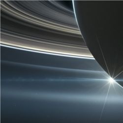 Illustration Cassini above Saturn