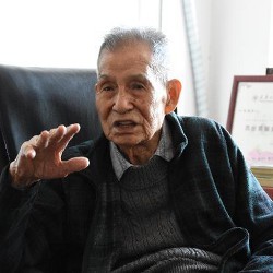 Yang Enze in his office