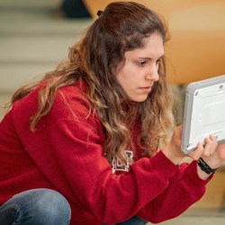 Cornell vet student capturing radiographic views