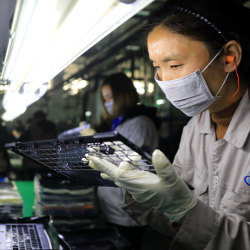 semiconductor worker in China