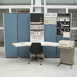 A DEC PDP-7 minicomputer.