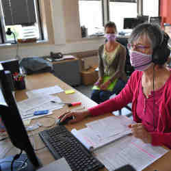 A tracing contact brigade in France advises by telephone people who have been around a coronavirus patient.