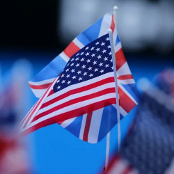 U.S. and U.K. desk flags