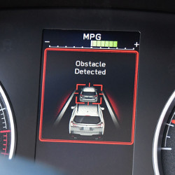 crash avoidance alert on vehicle dashboard