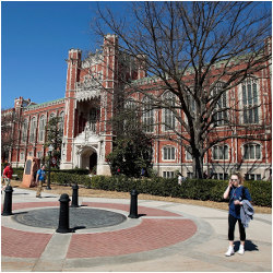 students in front of the Bizzell Memorial Library at the University of Oklahoma