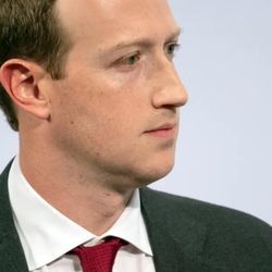head shot of Facebook CEO Mark Zuckerberg