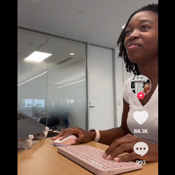 TikTok video shows Nylah Boone at her desk at Apple 