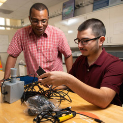 PNNL physicist Cheslan Simpson and intern Isidro Garcia